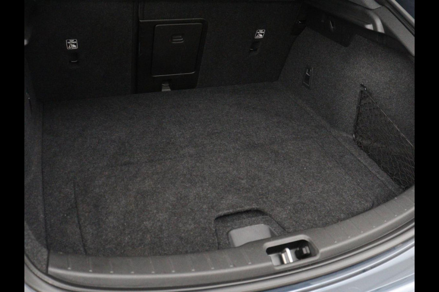 Polestar 2 Long Range Dual Motor Launch Edition 78kWh | SOH 90% | Panoramadak | Trekhaak | 360 Camera | Achterbankverwarming | Adaptive cruise | Carplay | Camera | Stoelverwarming | Keyless