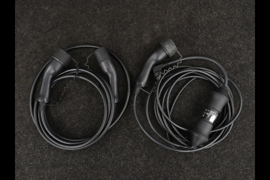 Polestar 2 Long Range Dual Motor Launch Edition 78kWh | SOH 90% | Panoramadak | Trekhaak | 360 Camera | Achterbankverwarming | Adaptive cruise | Carplay | Camera | Stoelverwarming | Keyless