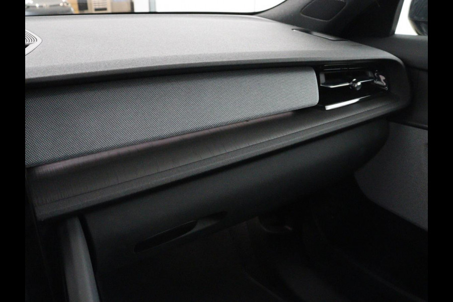 Polestar 2 Long Range Dual Motor Launch Edition 78kWh | SOH 90% | Panoramadak | Trekhaak | 360 Camera | Achterbankverwarming | Adaptive cruise | Carplay | Camera | Stoelverwarming | Keyless