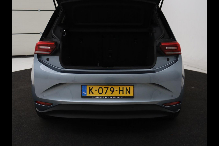 Volkswagen ID.3 Business 58 kWh | Stoel & stuurverwarming | Matrix LED | Carplay | Camera | Adaptive cruise | Keyless | Navigatie | Parkeerhulp | Bluetooth