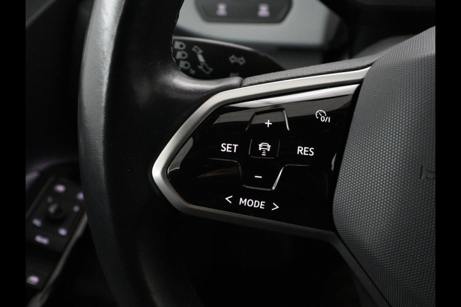 Volkswagen ID.3 Business 58 kWh | Stoel & stuurverwarming | Matrix LED | Carplay | Camera | Adaptive cruise | Keyless | Navigatie | Parkeerhulp | Bluetooth