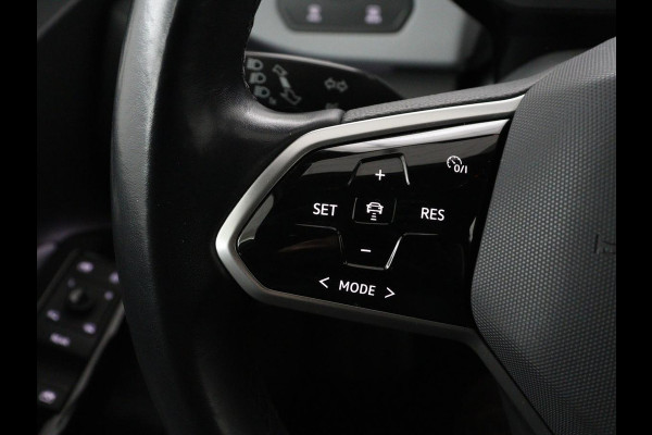 Volkswagen ID.3 Business 58 kWh | Stoel & stuurverwarming | Matrix LED | Carplay | Camera | Adaptive cruise | Keyless | Navigatie | Parkeerhulp | Bluetooth