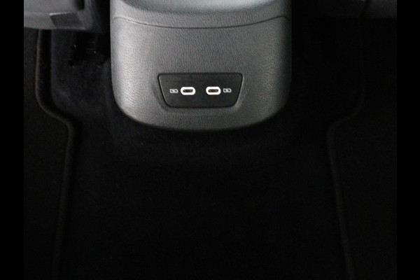 Volkswagen ID.3 Business 58 kWh | Stoel & stuurverwarming | Matrix LED | Carplay | Camera | Adaptive cruise | Keyless | Navigatie | Parkeerhulp | Bluetooth