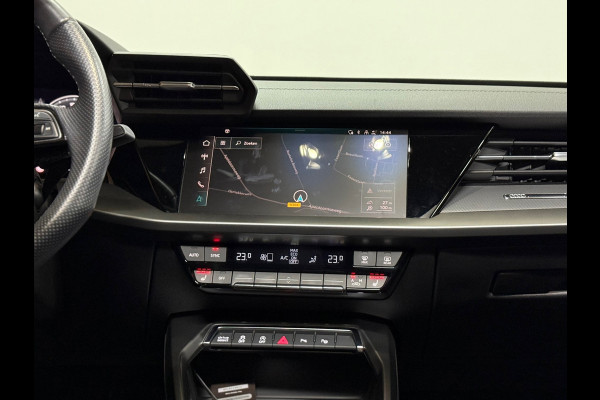 Audi A3 Sportback 35 TFSI S Black edition | S-Line | Pano | Camera | Matrix LED | RS-stoelen | Adaptive Cruise | Navigatie | NAP