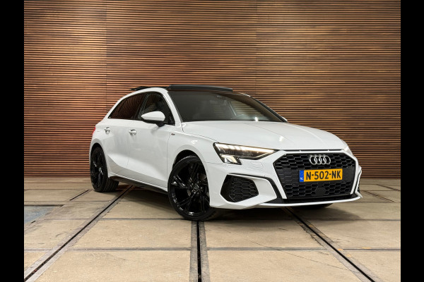 Audi A3 Sportback 35 TFSI S Black edition | S-Line | Pano | Camera | Matrix LED | RS-stoelen | Adaptive Cruise | Navigatie | NAP