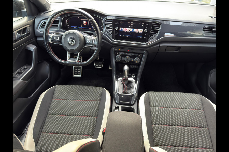 Volkswagen T-Roc 1.5 TSI Sport l Volledig Dealer Onderhouden l Virtual Cockpit l Navi l Automaat l ACC l trekhaak l