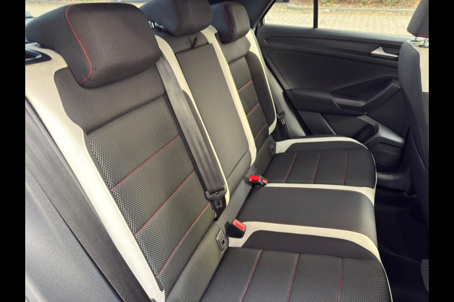 Volkswagen T-Roc 1.5 TSI Sport l Volledig Dealer Onderhouden l Virtual Cockpit l Navi l Automaat l ACC l trekhaak l