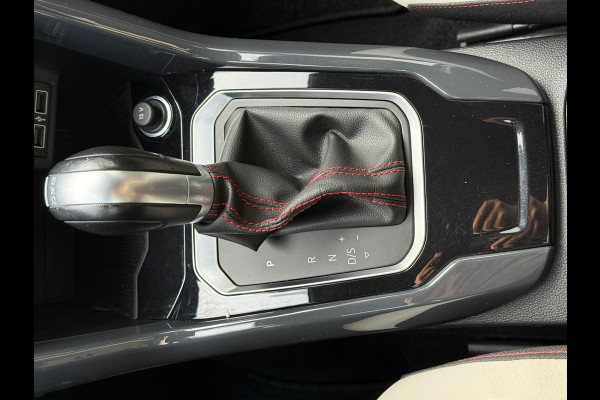 Volkswagen T-Roc 1.5 TSI Sport l Volledig Dealer Onderhouden l Virtual Cockpit l Navi l Automaat l ACC l trekhaak l