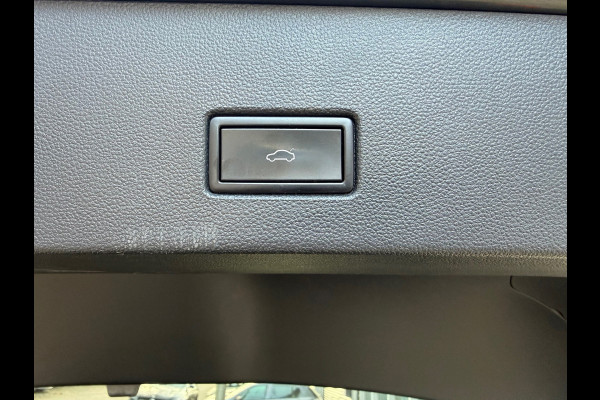 Volkswagen T-Roc 1.5 TSI Sport l Volledig Dealer Onderhouden l Virtual Cockpit l Navi l Automaat l ACC l trekhaak l