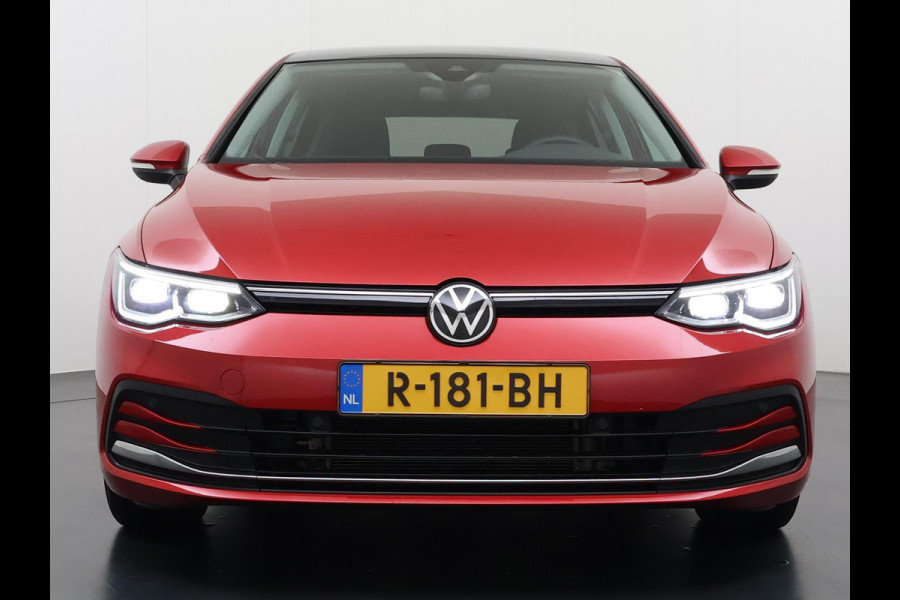 Volkswagen Golf 1.0 eTSI Life DODE HOEK | PANORAMADAK | AMBIENT LIGHT | ADD. CRUISE | VIRTUAL DASH | NAVIGATIE | MATRIX LED | COMFORT PACK |  RIJKLAARPRIJS incl. 12mnd BOVAG| STOELVERWARMING
