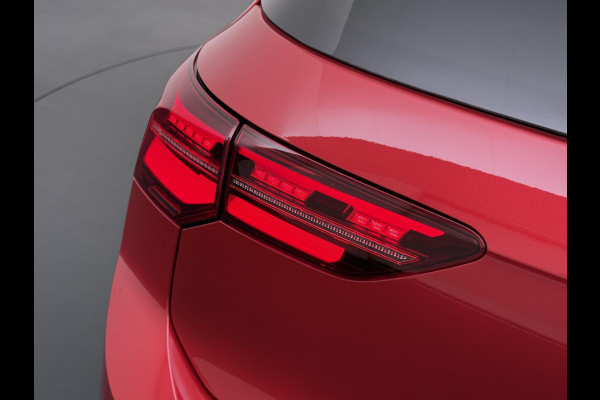 Volkswagen Golf 1.0 eTSI Life DODE HOEK | PANORAMADAK | AMBIENT LIGHT | ADD. CRUISE | VIRTUAL DASH | NAVIGATIE | MATRIX LED | COMFORT PACK |  RIJKLAARPRIJS incl. 12mnd BOVAG| STOELVERWARMING