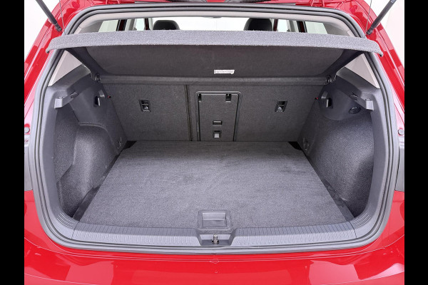 Volkswagen Golf 1.0 eTSI Life DODE HOEK | PANORAMADAK | AMBIENT LIGHT | ADD. CRUISE | VIRTUAL DASH | NAVIGATIE | MATRIX LED | COMFORT PACK |  RIJKLAARPRIJS incl. 12mnd BOVAG| STOELVERWARMING