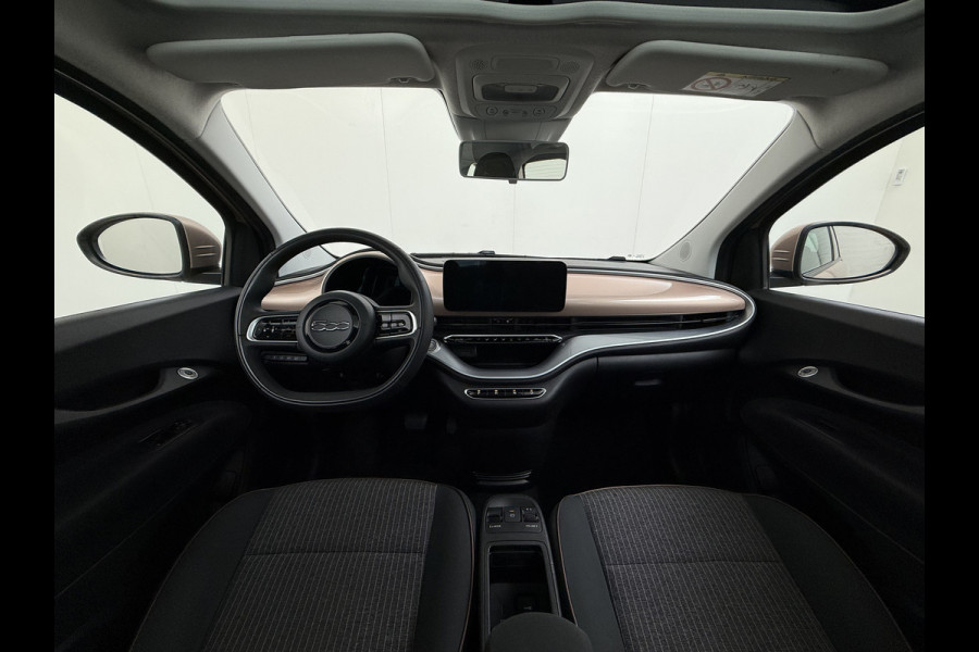 Fiat 500 Icon 42 kWh SOH 89% Panoramadak Navi Apple Carplay Android Auto Ecc Cruise Control Pdc Lmv 16" Lane Control Traffic Sign Recognition DAB Led SOH 89% Origineel Nederlandse Auto