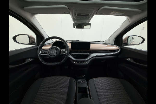 Fiat 500 Icon 42 kWh SOH 89% Panoramadak Navi Apple Carplay Android Auto Ecc Cruise Control Pdc Lmv 16" Lane Control Traffic Sign Recognition DAB Led SOH 89% Origineel Nederlandse Auto