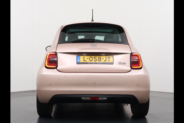 Fiat 500 Icon 42 kWh SOH 89% Panoramadak Navi Apple Carplay Android Auto Ecc Cruise Control Pdc Lmv 16" Lane Control Traffic Sign Recognition DAB Led SOH 89% Origineel Nederlandse Auto