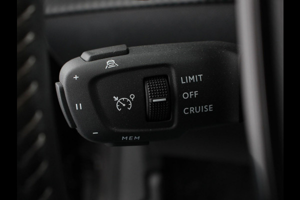 Peugeot 208 1.2 PureTech Allure Pack | Navigatie | Apple Carplay/Android Auto | Airco | Parkeer sensoren | Cruise Control | Led | Lichtmetalen Velgen | Stoelverwarming