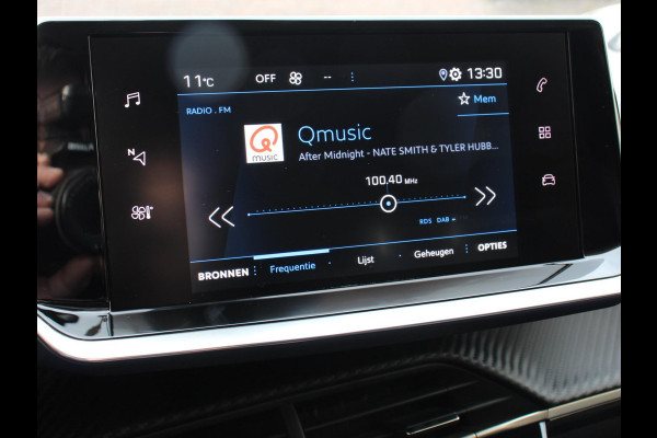 Peugeot 208 1.2 PureTech Allure Pack | Navigatie | Apple Carplay/Android Auto | Airco | Parkeer sensoren | Cruise Control | Led | Lichtmetalen Velgen | Stoelverwarming