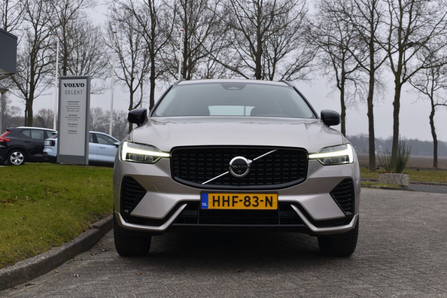 Volvo XC60 T6 350PK Plug-in hybrid AWD Plus Dark | Trekhaak | All seasons | 360 Camera | Panodak | ACC