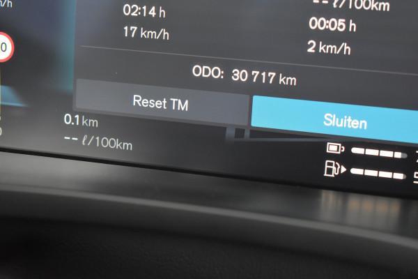 Volvo XC60 T6 350PK Plug-in hybrid AWD Plus Dark | Trekhaak | All seasons | 360 Camera | Panodak | ACC