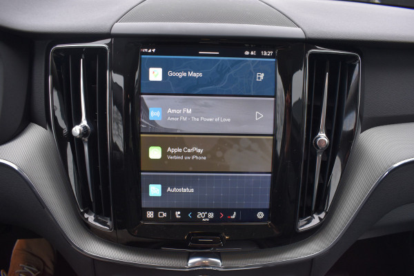 Volvo XC60 T6 350PK Plug-in hybrid AWD Plus Dark | Trekhaak | All seasons | 360 Camera | Panodak | ACC