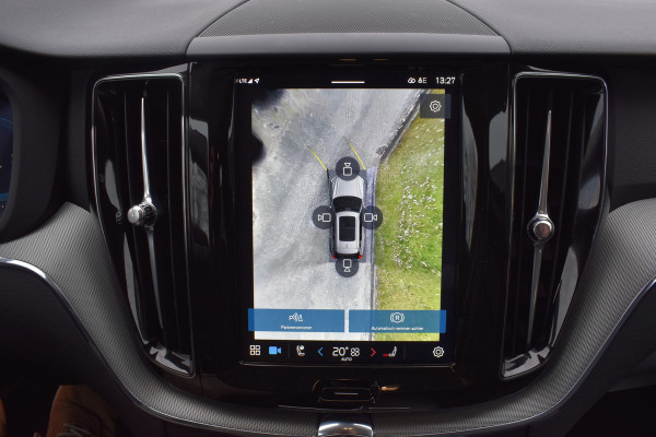 Volvo XC60 T6 350PK Plug-in hybrid AWD Plus Dark | Trekhaak | All seasons | 360 Camera | Panodak | ACC