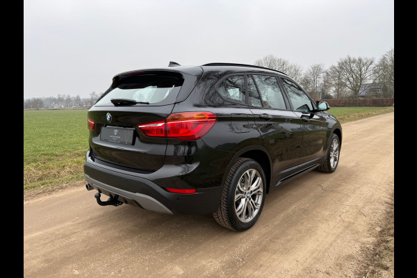 BMW X1 sDrive18i Executive Edition | NED AUTO | HUD | PANORAMADAK | HOGE INSTAP | TREKHAAK |