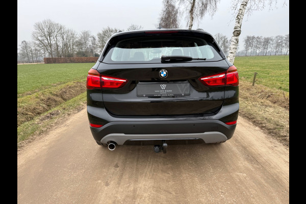 BMW X1 sDrive18i Executive Edition | NED AUTO | HUD | PANORAMADAK | HOGE INSTAP | TREKHAAK |