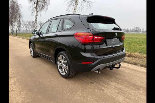 BMW X1 sDrive18i Executive Edition | NED AUTO | HUD | PANORAMADAK | HOGE INSTAP | TREKHAAK |