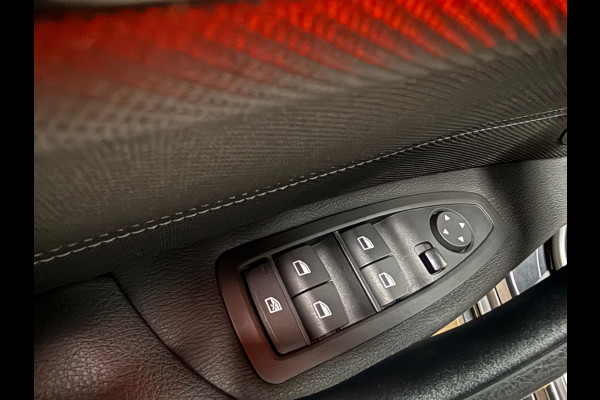 BMW X1 sDrive18i Executive Edition | NED AUTO | HUD | PANORAMADAK | HOGE INSTAP | TREKHAAK |