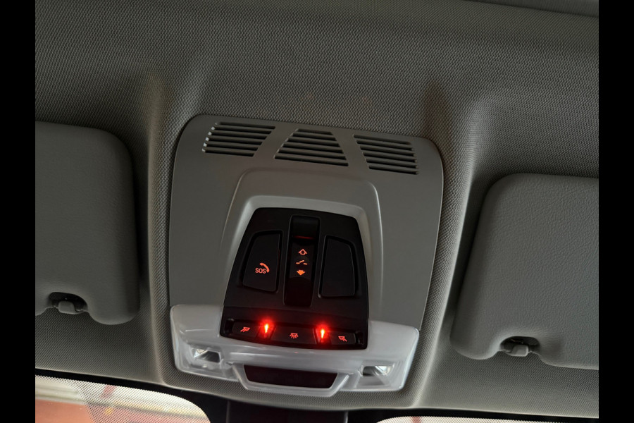 BMW X1 sDrive18i Executive Edition | NED AUTO | HUD | PANORAMADAK | HOGE INSTAP | TREKHAAK |