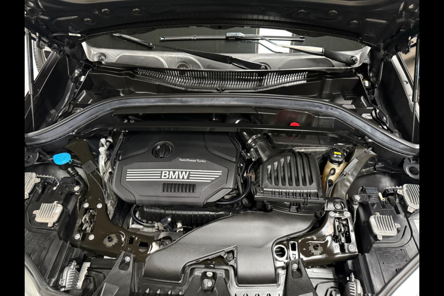 BMW X1 sDrive18i Executive Edition | NED AUTO | HUD | PANORAMADAK | HOGE INSTAP | TREKHAAK |