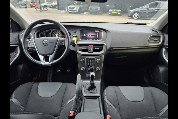 Volvo V40 2.0 T3 Momentum | LED | Navigatie | Cruise | LMV |