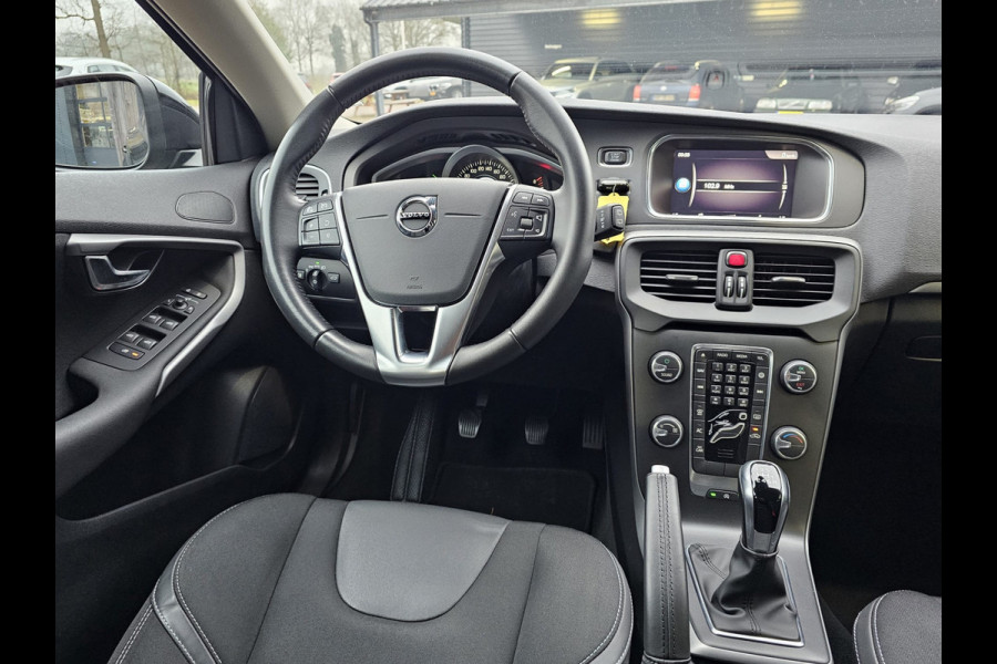 Volvo V40 2.0 T3 Momentum | LED | Navigatie | Cruise | LMV |