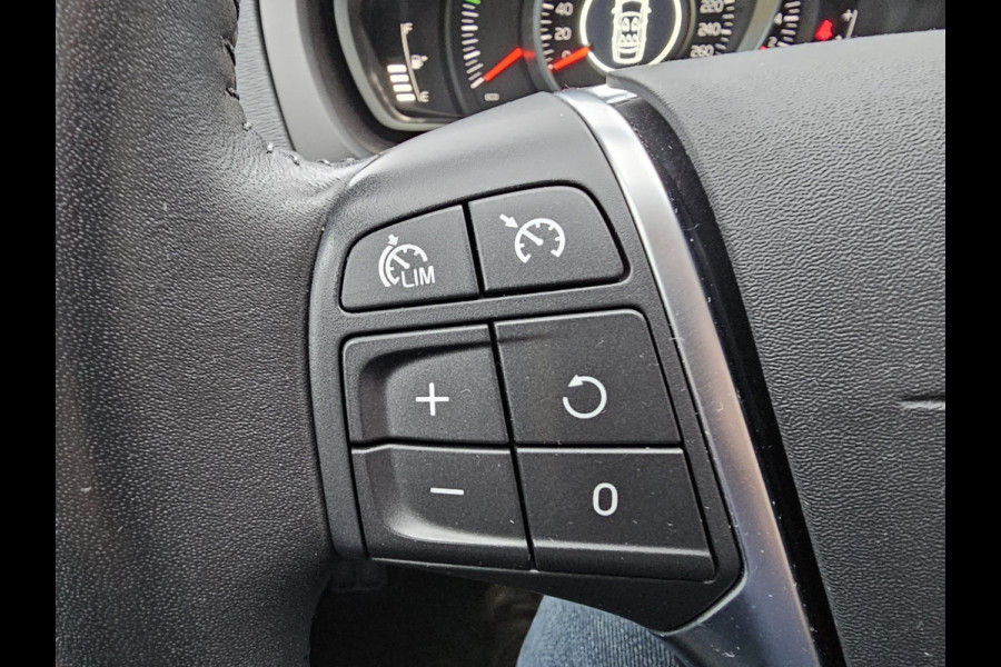 Volvo V40 2.0 T3 Momentum | LED | Navigatie | Cruise | LMV |