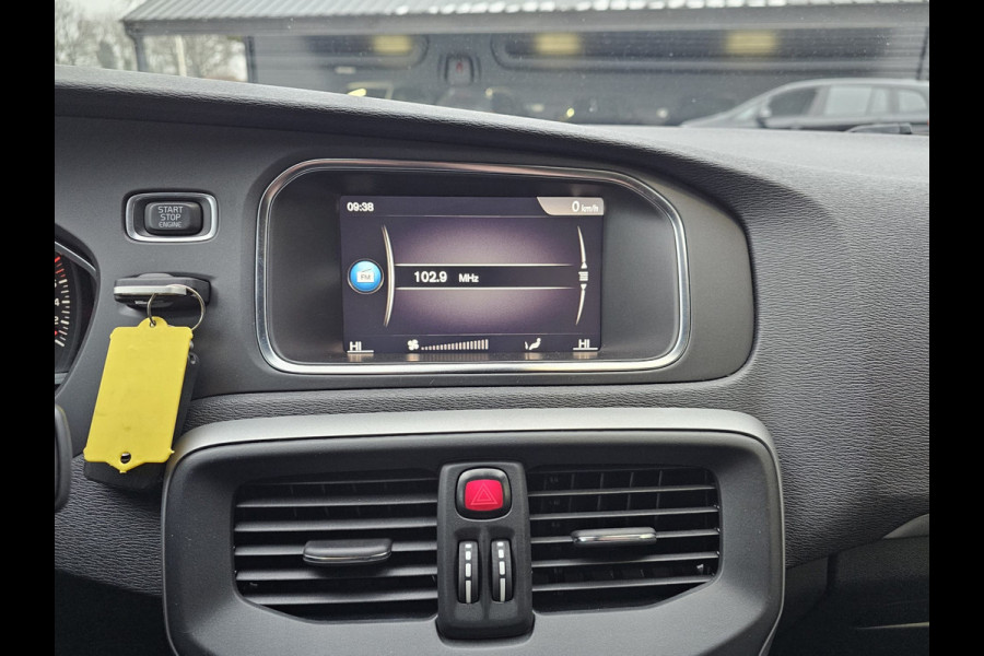 Volvo V40 2.0 T3 Momentum | LED | Navigatie | Cruise | LMV |
