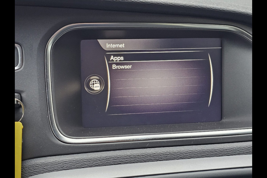 Volvo V40 2.0 T3 Momentum | LED | Navigatie | Cruise | LMV |