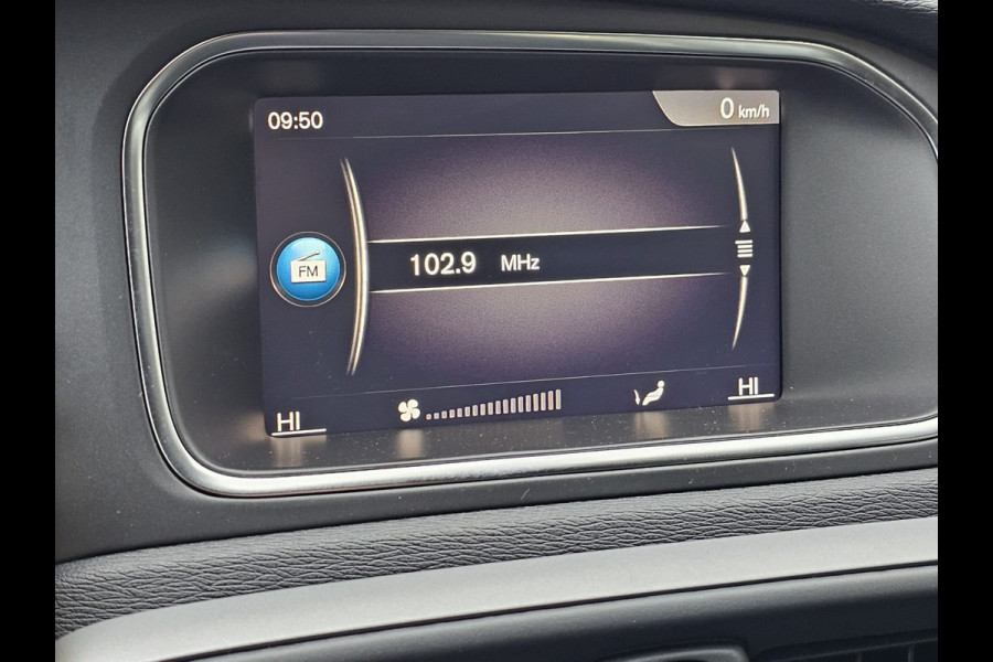 Volvo V40 2.0 T3 Momentum | LED | Navigatie | Cruise | LMV |