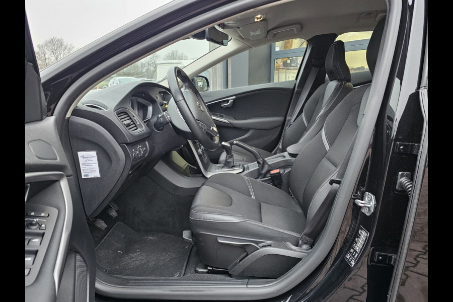 Volvo V40 2.0 T3 Momentum | LED | Navigatie | Cruise | LMV |