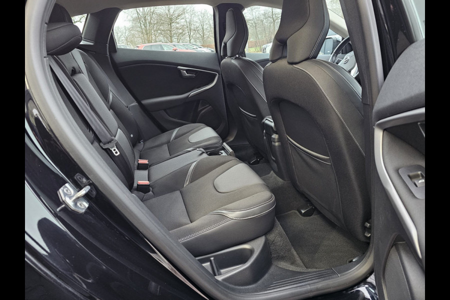 Volvo V40 2.0 T3 Momentum | LED | Navigatie | Cruise | LMV |
