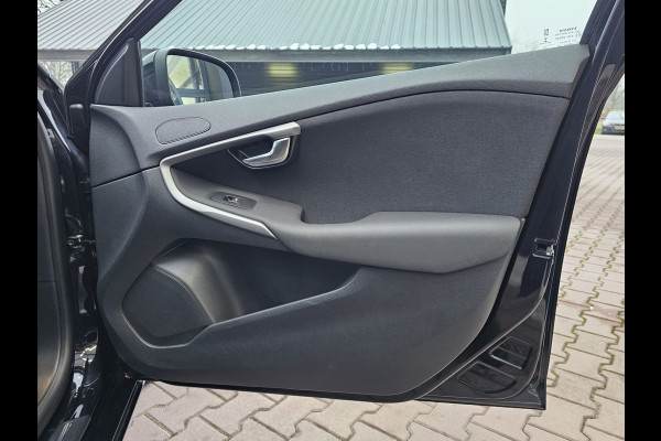 Volvo V40 2.0 T3 Momentum | LED | Navigatie | Cruise | LMV |