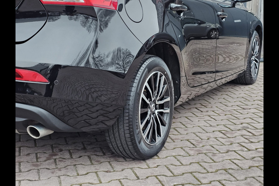 Volvo V40 2.0 T3 Momentum | LED | Navigatie | Cruise | LMV |