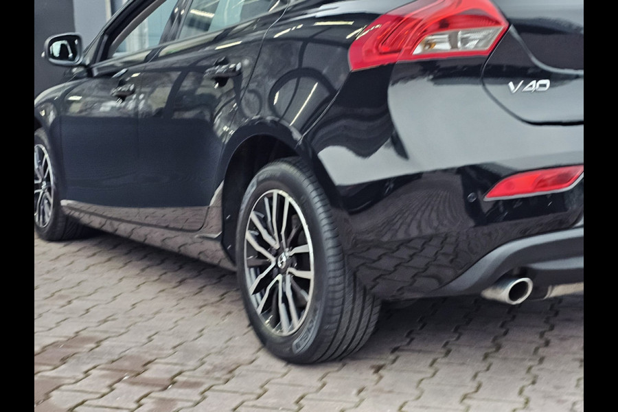 Volvo V40 2.0 T3 Momentum | LED | Navigatie | Cruise | LMV |