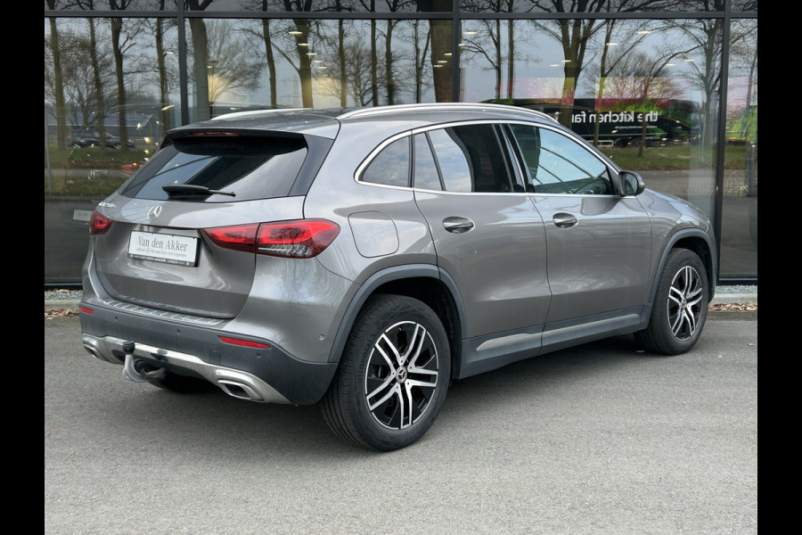 Mercedes-Benz GLA 250e Luxury Plugin Hybride 250e Luxury // Trekhaak // Carplay // Camera // Sfeerverlichting // Widescreen Dashbord