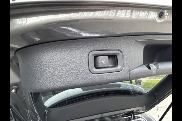 Mercedes-Benz GLA 250e Luxury Plugin Hybride 250e Luxury // Trekhaak // Carplay // Camera // Sfeerverlichting // Widescreen Dashbord