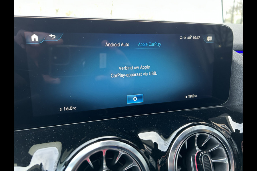 Mercedes-Benz GLA 250e Luxury Plugin Hybride 250e Luxury // Trekhaak // Carplay // Camera // Sfeerverlichting // Widescreen Dashbord