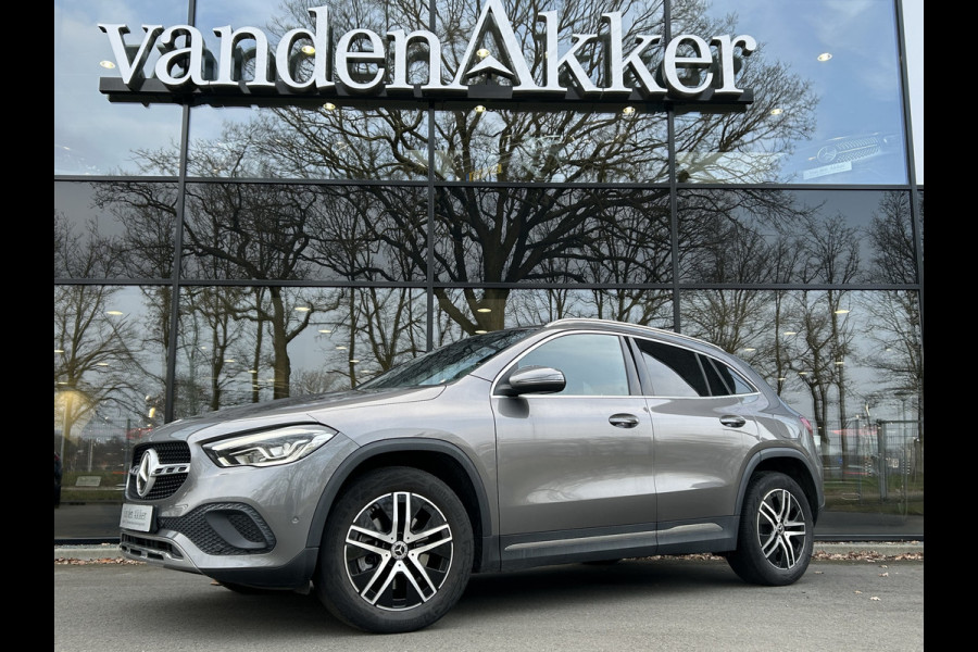 Mercedes-Benz GLA 250e Luxury Plugin Hybride 250e Luxury // Trekhaak // Carplay // Camera // Sfeerverlichting // Widescreen Dashbord