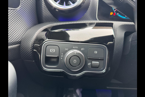 Mercedes-Benz A-Klasse 200 Panorama Memory Sfeerverlichting Camera