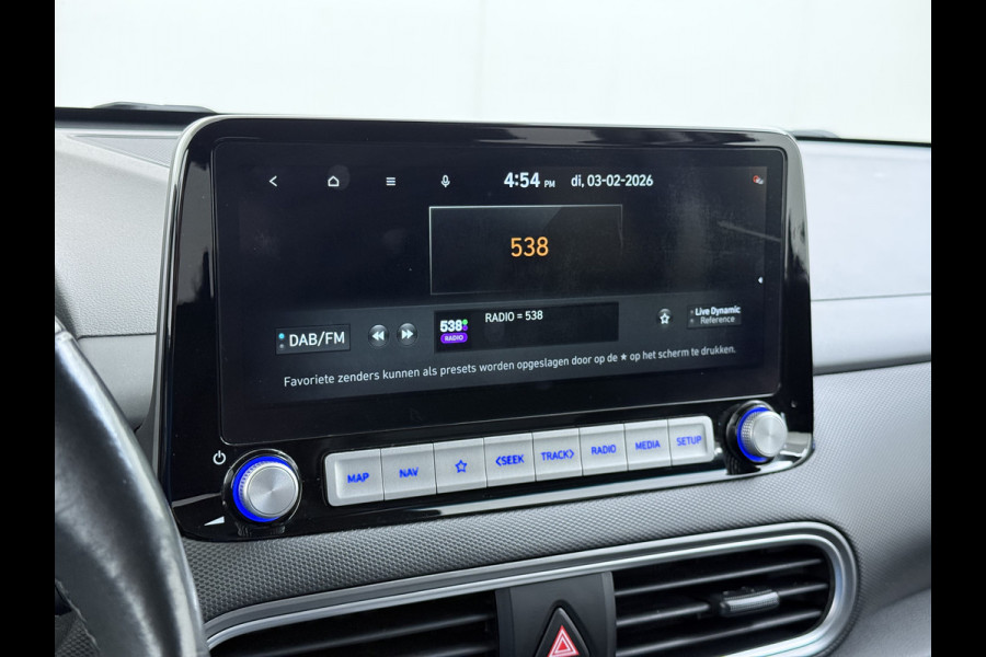 Hyundai Kona EV 64kWh 204pk SOH 100% Premium Leer Warmtepomp Head-Up Display Apple Carplay Android Navi Camera Elektr.Stoelen+Leer+Verwarmd+G Pdc Subwoofer Bluetooth Dodehoek detector Privacy Glas Rijstrooksensor 1e Eigenaar Origineel Nederlandse Auto