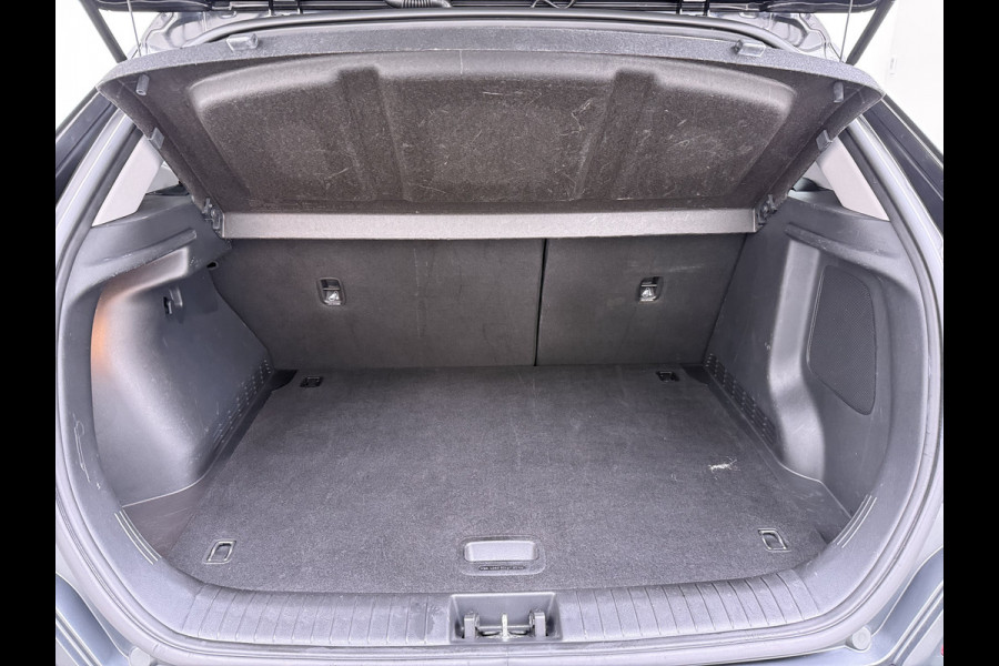 Hyundai Kona EV 64kWh 204pk SOH 100% Premium Leer Warmtepomp Head-Up Display Apple Carplay Android Navi Camera Elektr.Stoelen+Leer+Verwarmd+G Pdc Subwoofer Bluetooth Dodehoek detector Privacy Glas Rijstrooksensor 1e Eigenaar Origineel Nederlandse Auto