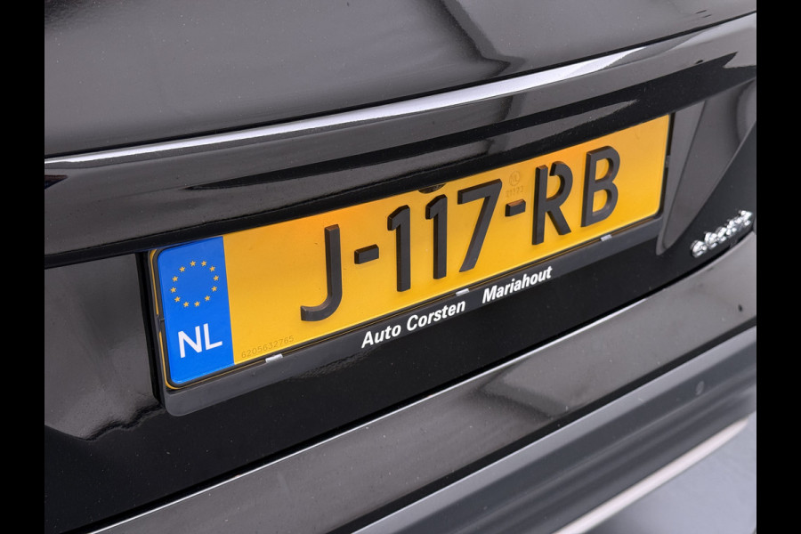 Hyundai Kona EV 64kWh 204pk SOH 100% Premium Leer Warmtepomp Head-Up Display Apple Carplay Android Navi Camera Elektr.Stoelen+Leer+Verwarmd+G Pdc Subwoofer Bluetooth Dodehoek detector Privacy Glas Rijstrooksensor 1e Eigenaar Origineel Nederlandse Auto